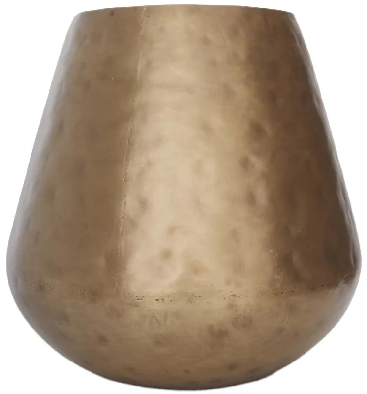 Track lighting for photography studiosSoledad Vase